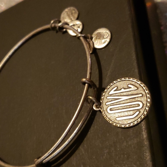 🧚‍♀️Alex & Ani RARE Love Charm RS Expandable Bracelet EUC - Picture 2 of 4